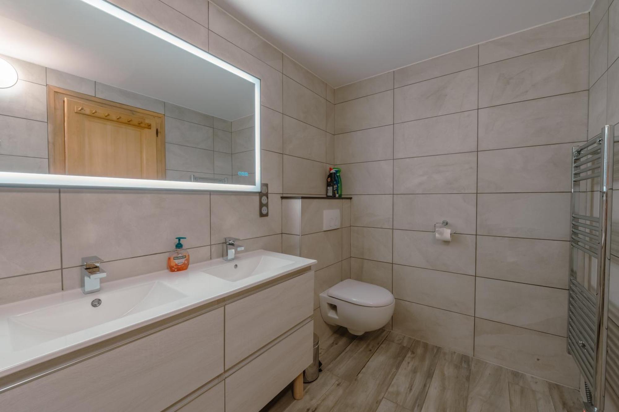 Chalet Muguet Gauche With Hot Tub Sleeps 10 Central Morzine Εξωτερικό φωτογραφία