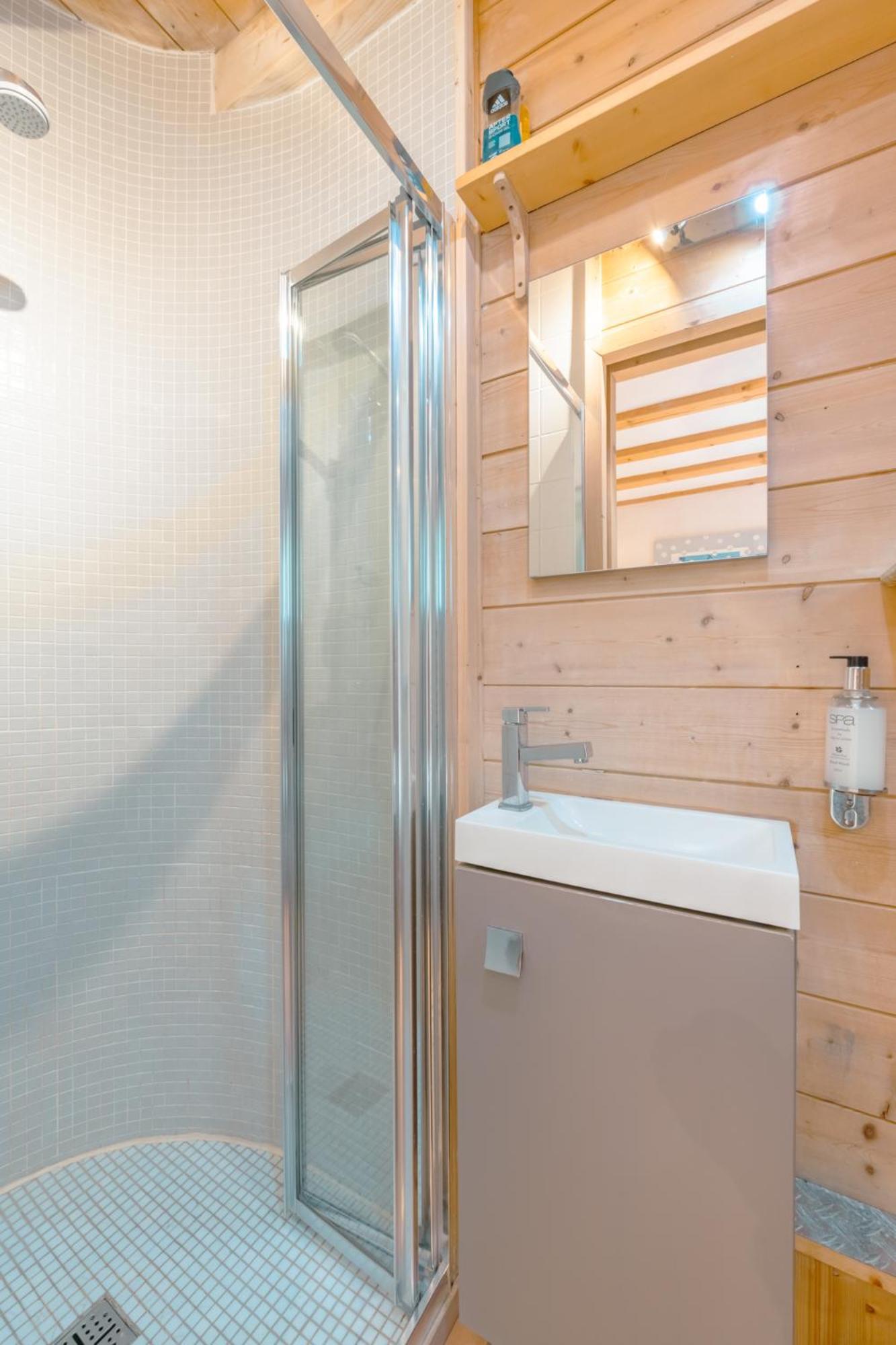 Chalet Muguet Gauche With Hot Tub Sleeps 10 Central Morzine Εξωτερικό φωτογραφία